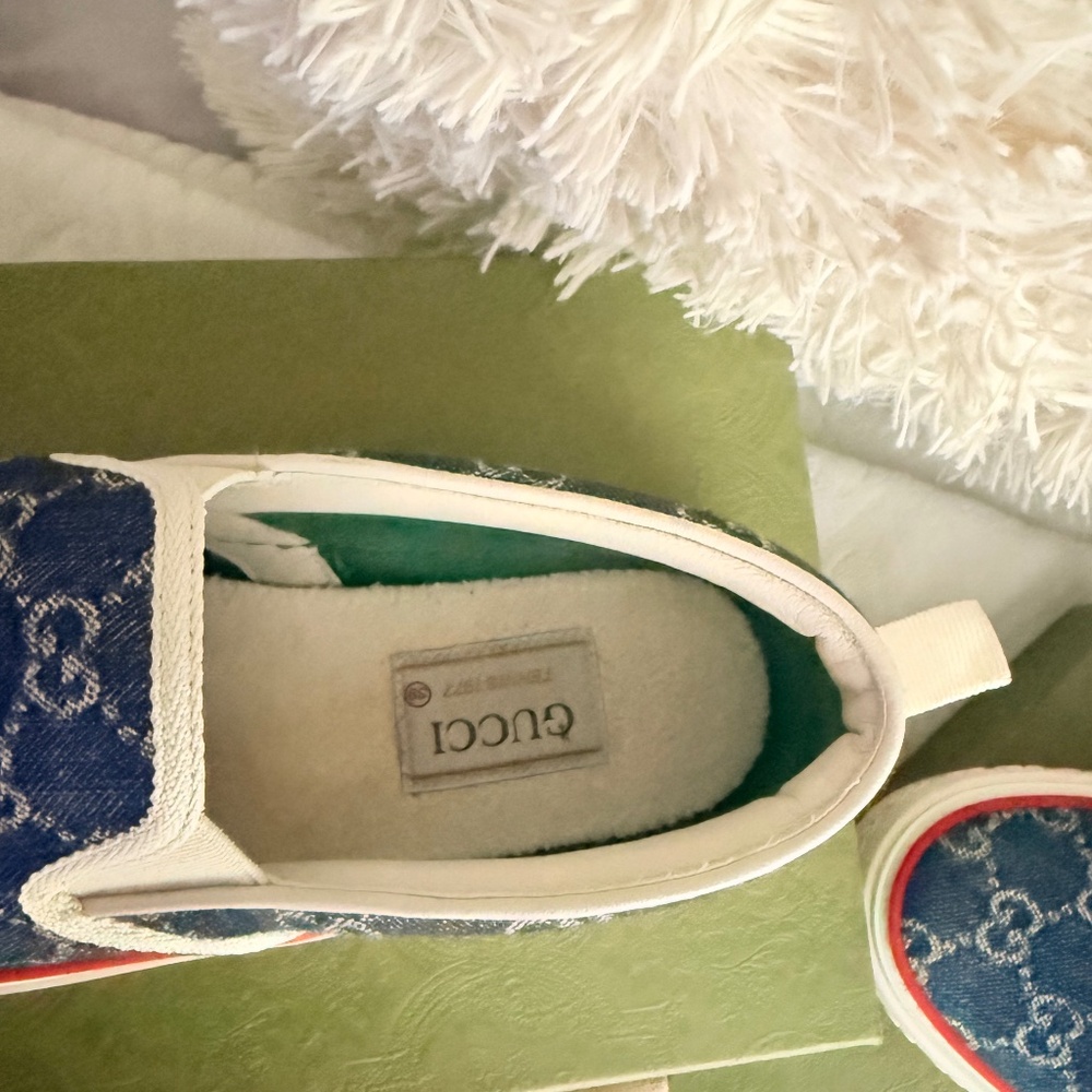 Gucci slide on